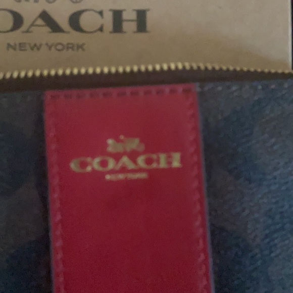 Coach small wristlet - Picture 4 of 6